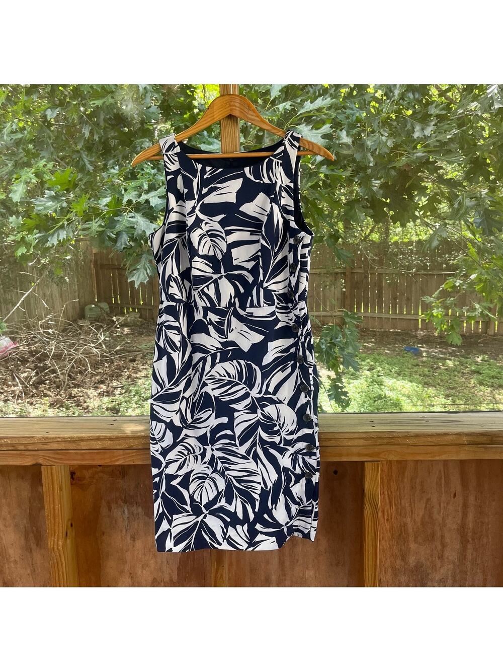 Ann Taylor Women's Navy And White Printed Sheath Dress Size 6P